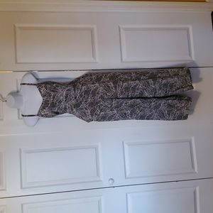 Old Navy. Size M. Fitted Cropped Tropical Print Romper with Pockets.